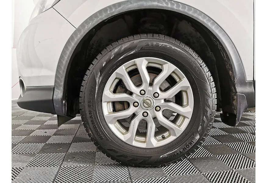 Nissan Qashqai 2.0 CVT (144 л.с.) Серебристый в АВИЛОН. Слайд №9