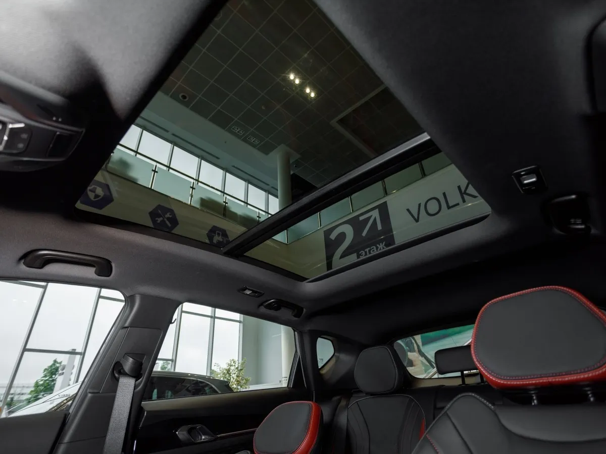 Geely Coolray 1.5T 7DCT (147 л.с.) Эксклюзив Фиолетовый в АВИЛОН. Слайд №17