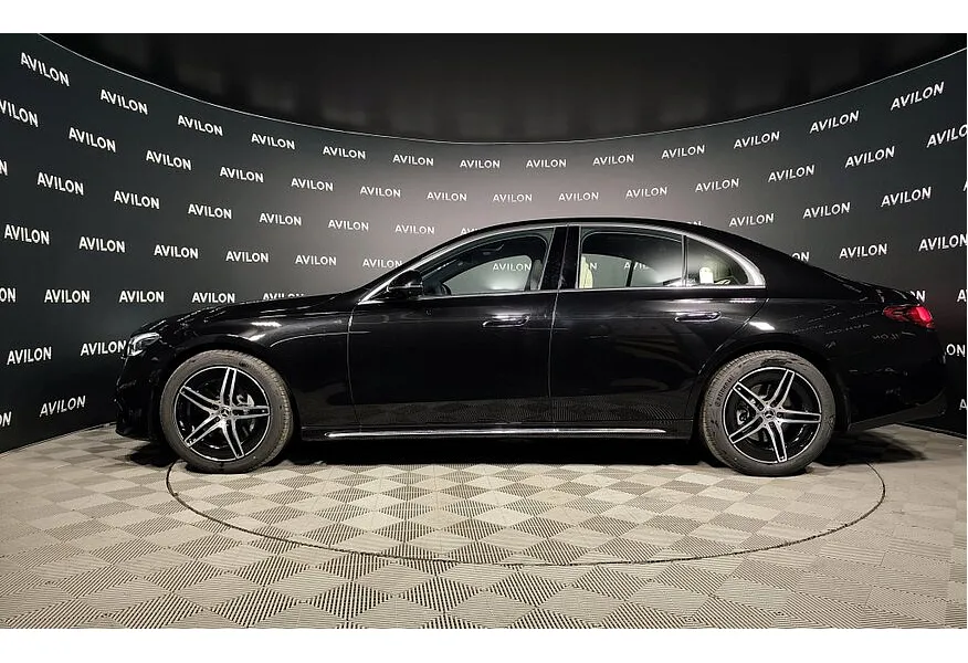 Mercedes-Benz E-Класс E 300 4MATIC (258 л.с.) Черный в АВИЛОН. Слайд №3
