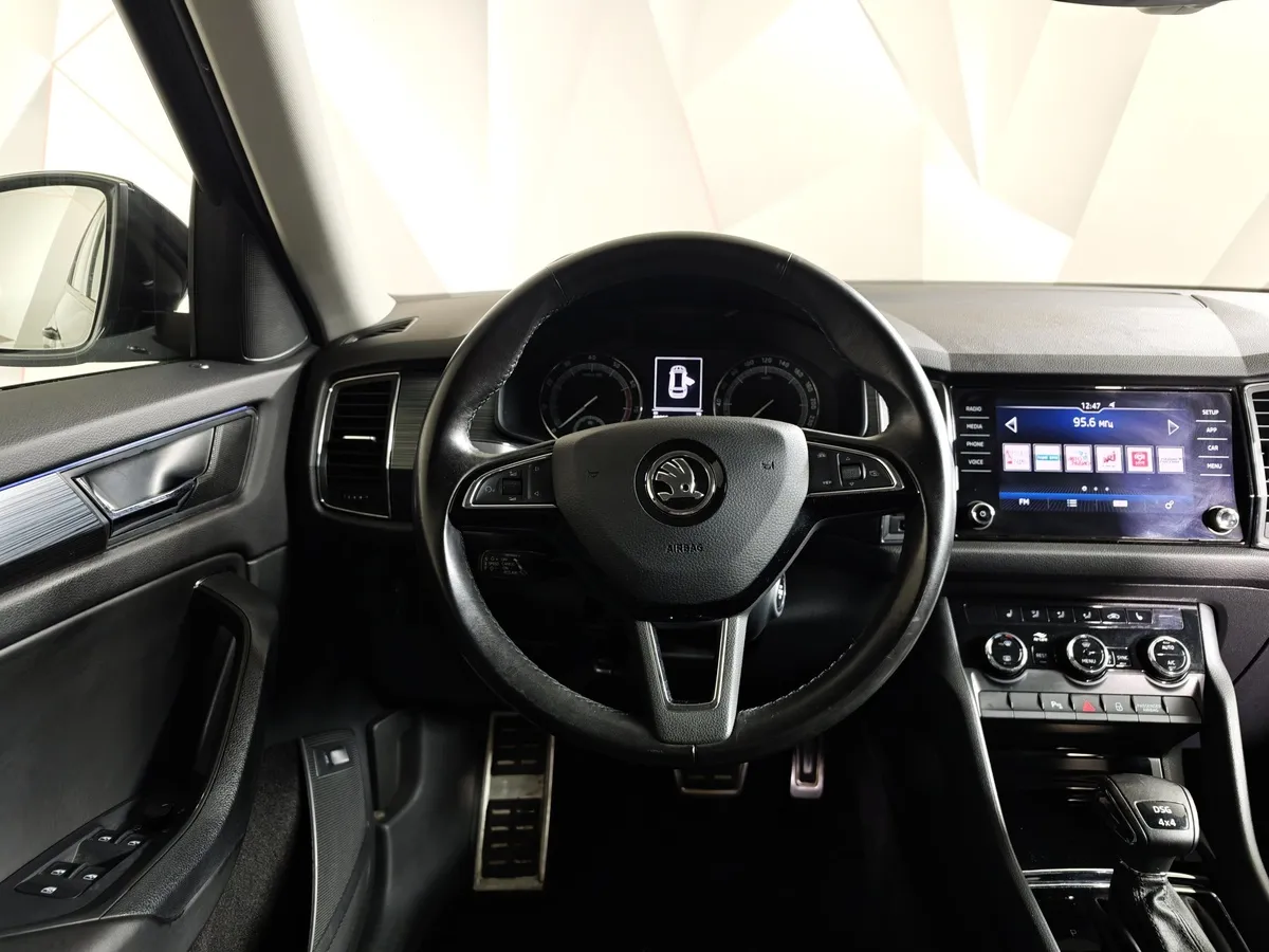 Skoda Kodiaq 2.0 TSI DSG 4X4 (180 л.с.) Черный в АВИЛОН. Слайд №20