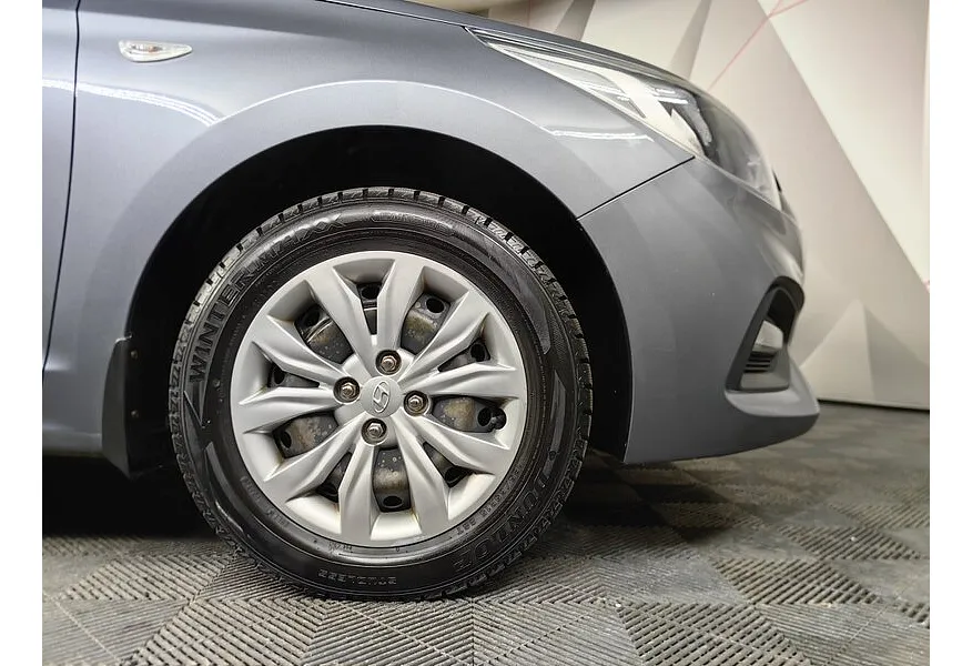 Hyundai Solaris 1.6 AT (123 л.с.) Comfort Серый в АВИЛОН. Слайд №9