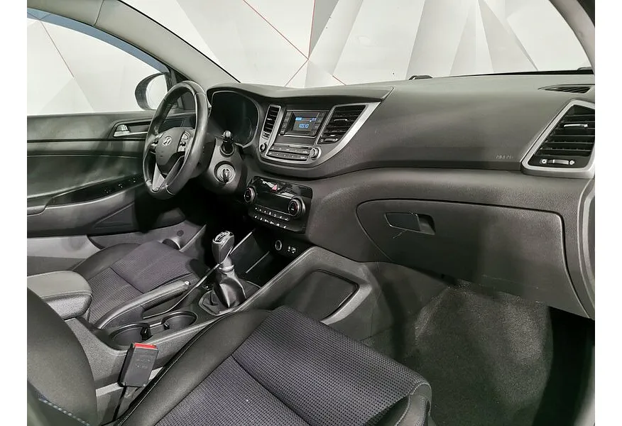 Hyundai Tucson 2.0 (150 л.с.) MPi-6MT-4WD Family Серый в АВИЛОН. Слайд №13