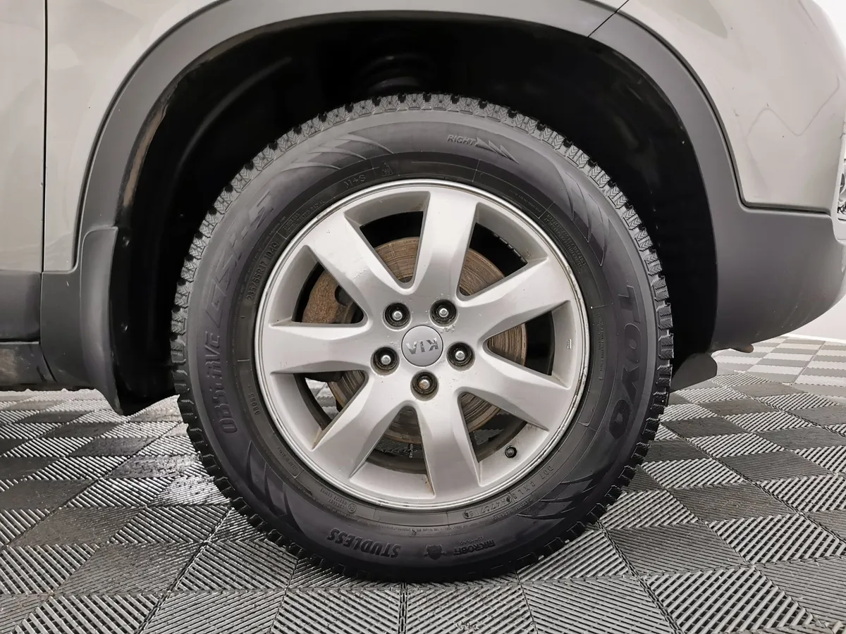 Kia Sorento 2.4 AT 4WD (175 л.с.) Comfort Серебристый в АВИЛОН. Слайд №9