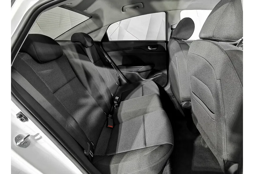 Hyundai Solaris 1.6 AT (123 л.с.) Comfort Белый в АВИЛОН. Слайд №17