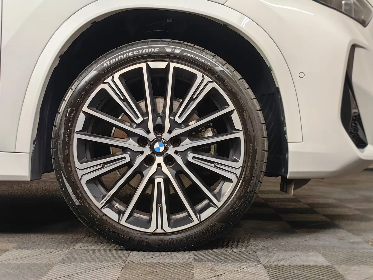 BMW X1 xDrive25 Li (204 л.с.) Белый в АВИЛОН. Слайд №7