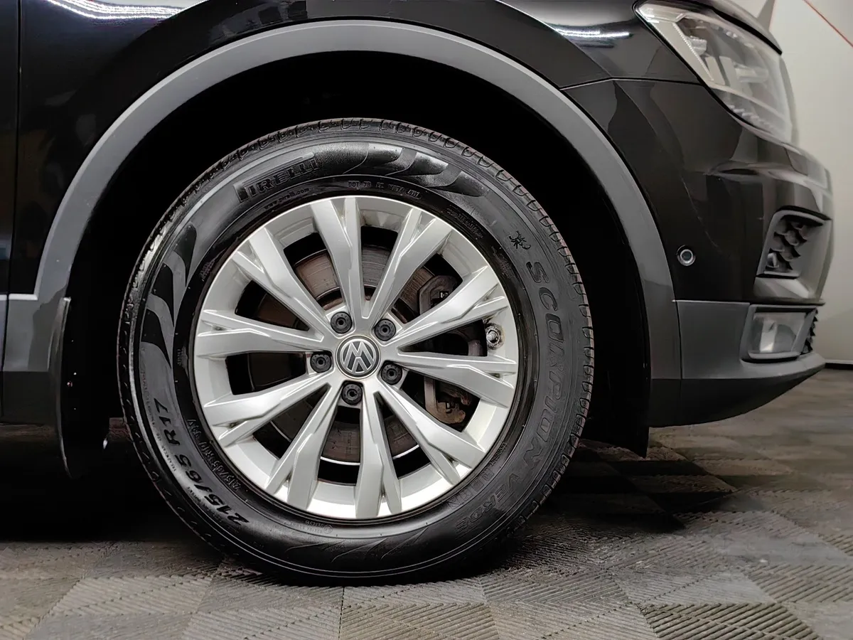 Volkswagen Tiguan 2.0 TSI 4Motion DSG (180 л.с.) Comfortline Черный в АВИЛОН. Слайд №9