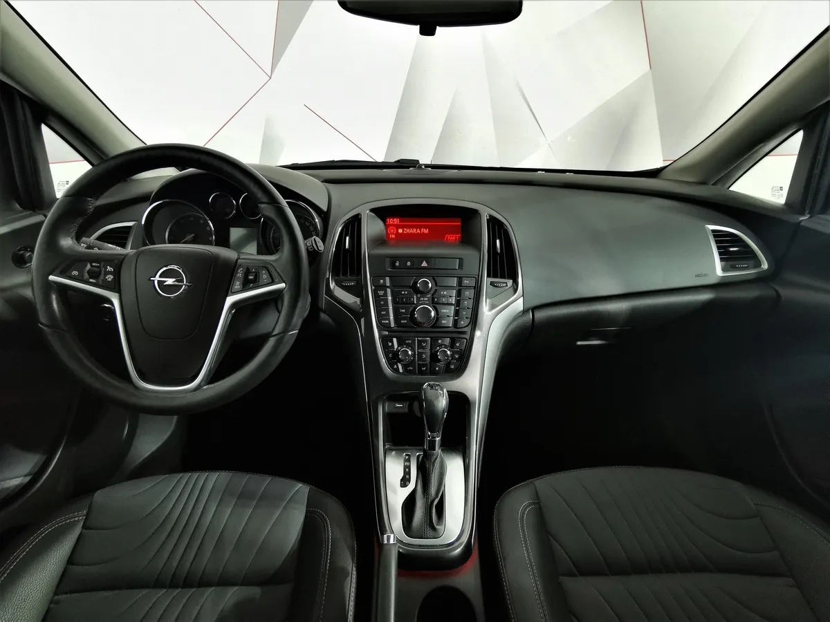 Opel Astra 1.6 AT (115 л.с.) Красный в АВИЛОН. Слайд №13