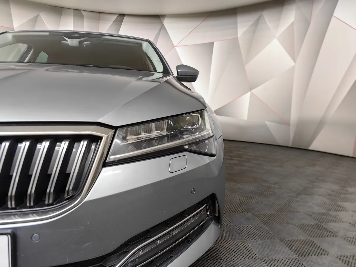 Skoda Superb 2.0 TSI DSG (190 л.с.) Серый в АВИЛОН. Слайд №10