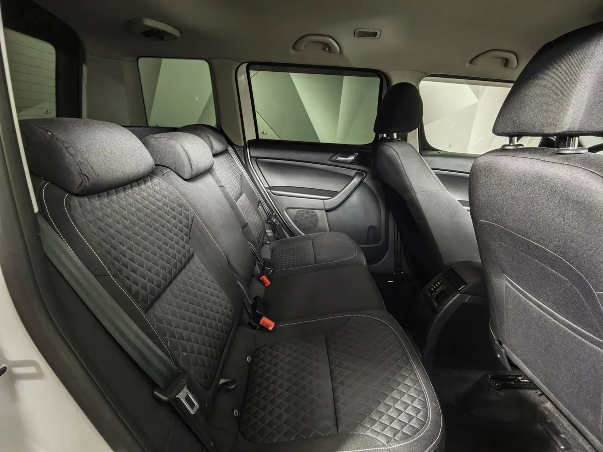 Skoda Yeti 1.6 AT (110 л.с.) Белый в АВИЛОН. Слайд №15