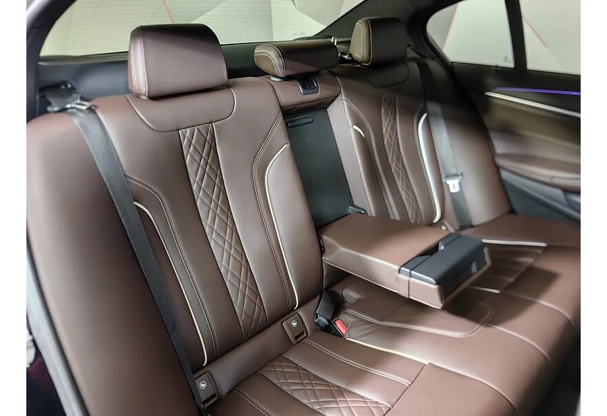 BMW 5 серия 530d xDrive Steptronic (249 л.с.) M Sport Plus Черный в АВИЛОН. Слайд №14