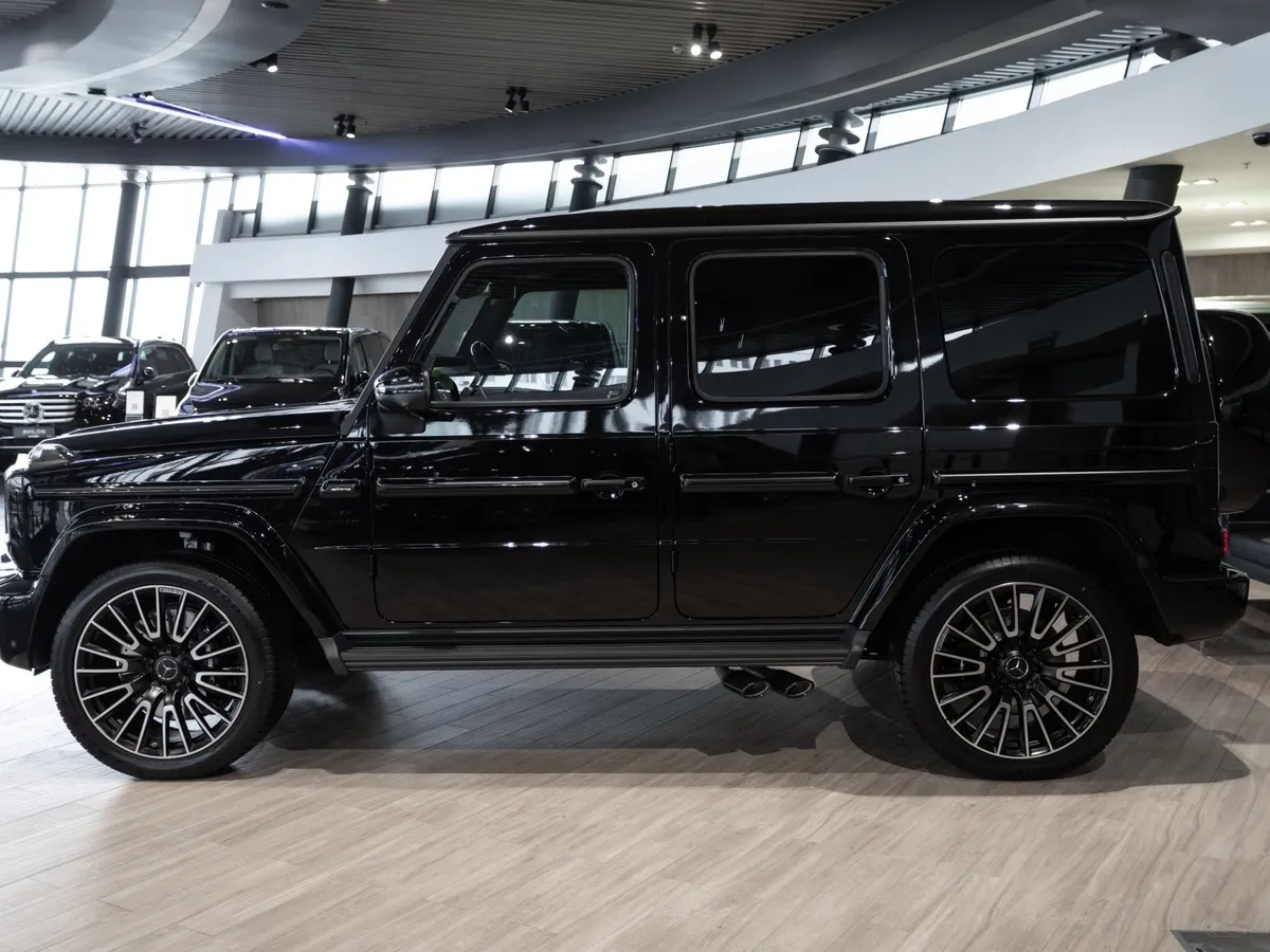 Mercedes-Benz G-Класс G 63 AMG Speedshift 4Matic (585 л.с.) Черный в АВИЛОН. Слайд №3