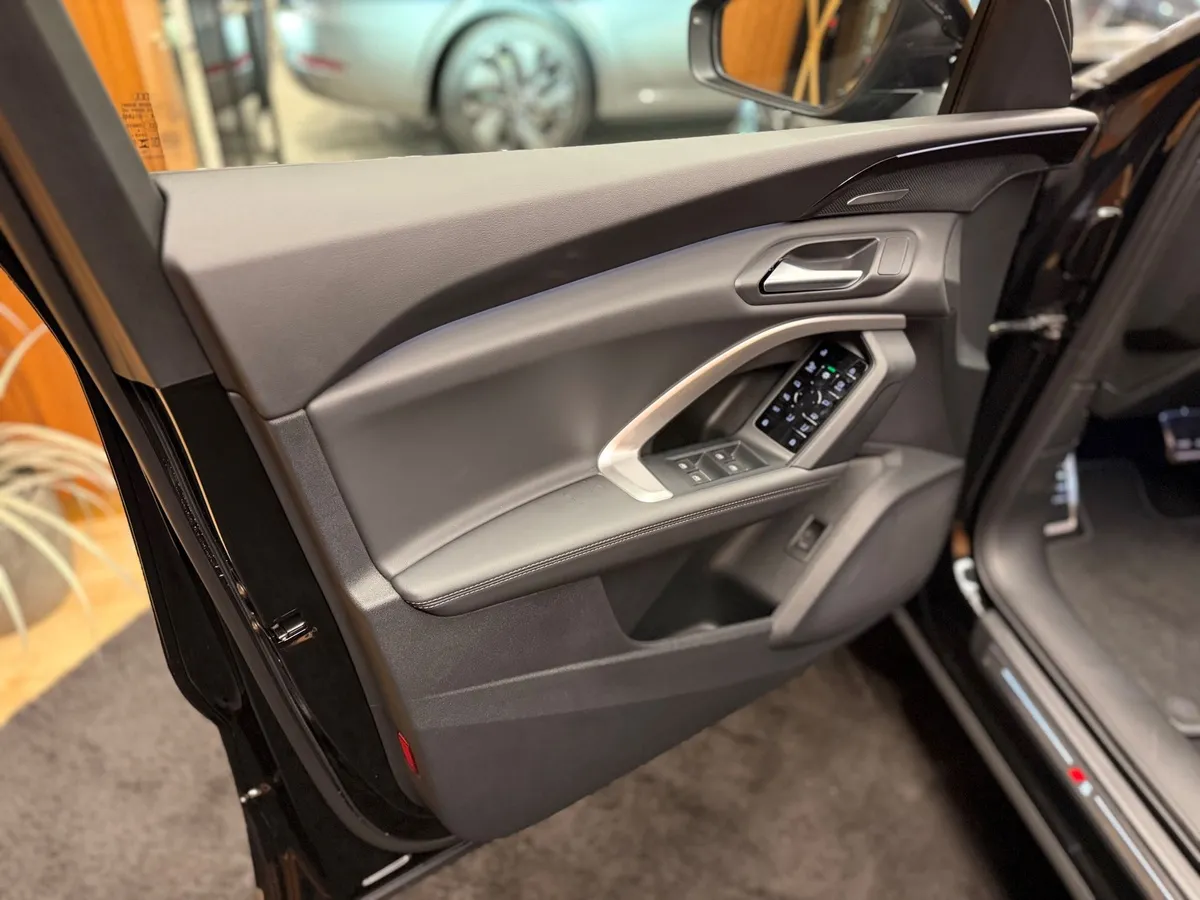Audi Q5 2.0 TFSI S tronic quattro (272 л.с.) Черный в АВИЛОН. Слайд №8