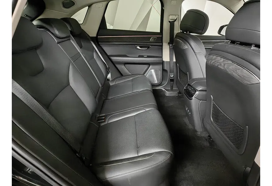 AITO M5 1.5 AT 4WD (496 л.с.) Ultimate Черный в АВИЛОН. Слайд №15