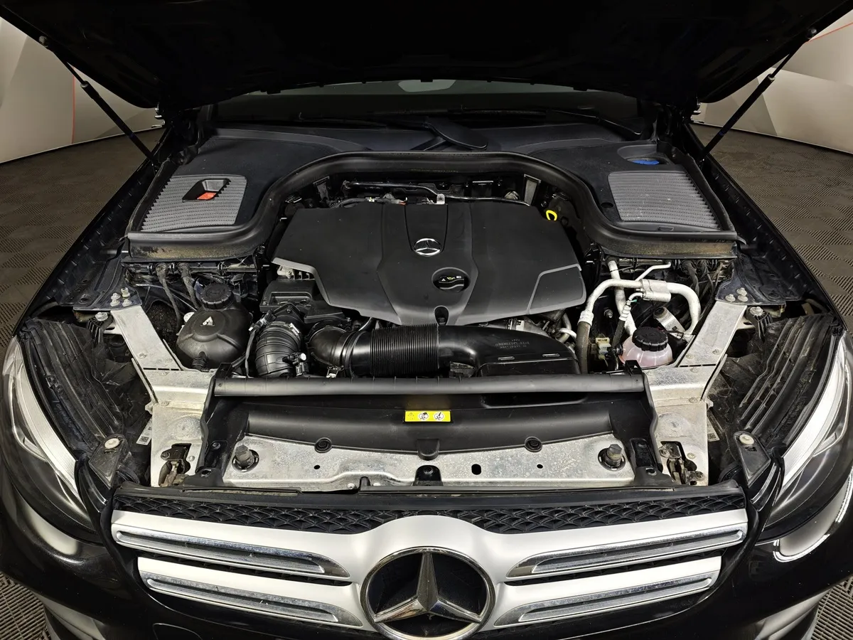 Mercedes-Benz GLC 250 d 9G-TRONIC 4MATIC (204 л.с.) Sport Черный в АВИЛОН. Слайд №11