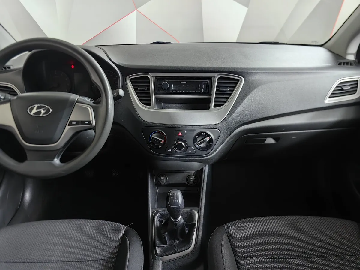 Hyundai Solaris 1.4 MT (107 л.с.) Active Белый в АВИЛОН. Слайд №15