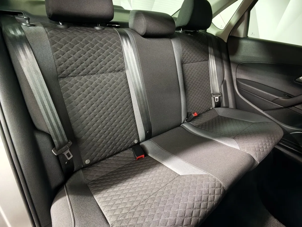 Volkswagen Polo 1.6 MPI AT (110 л.с.) Trendline Серебристый в АВИЛОН. Слайд №17