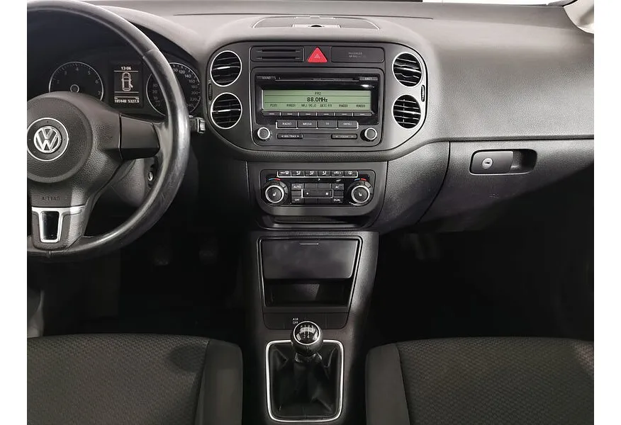 Volkswagen Golf 1.6 MT (102 л.с.) Trendline Коричневый в АВИЛОН. Слайд №13