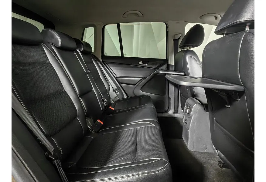 Volkswagen Tiguan 2.0 TSI 4Motion AT (180 л.с.) CLUB Коричневый в АВИЛОН. Слайд №17