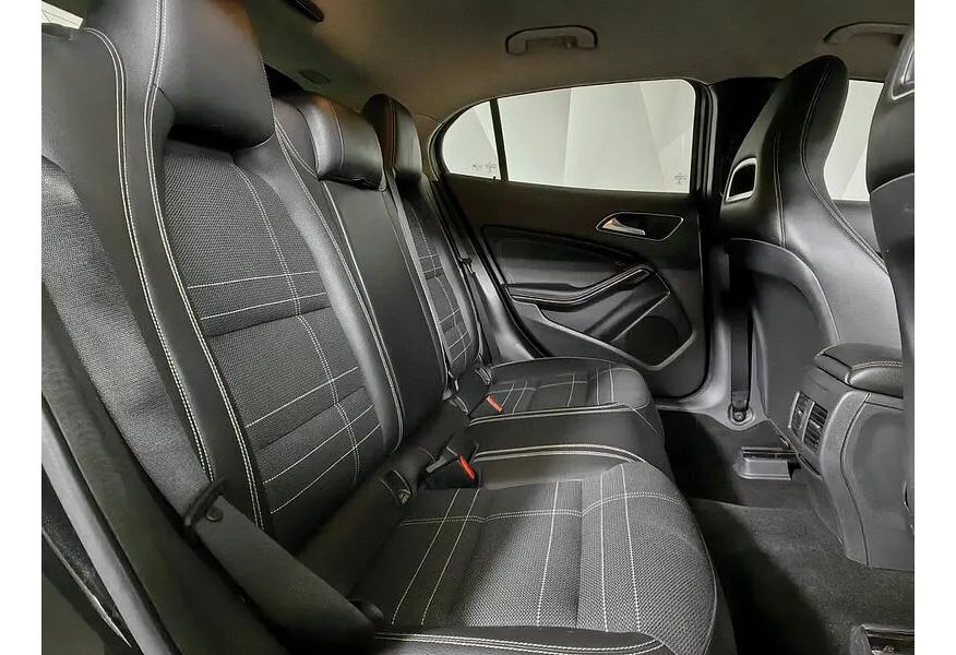 Mercedes-Benz GLA 250 7G-DCT 4MATIC (211 л.с.) Особая серия Черный в АВИЛОН. Слайд №16