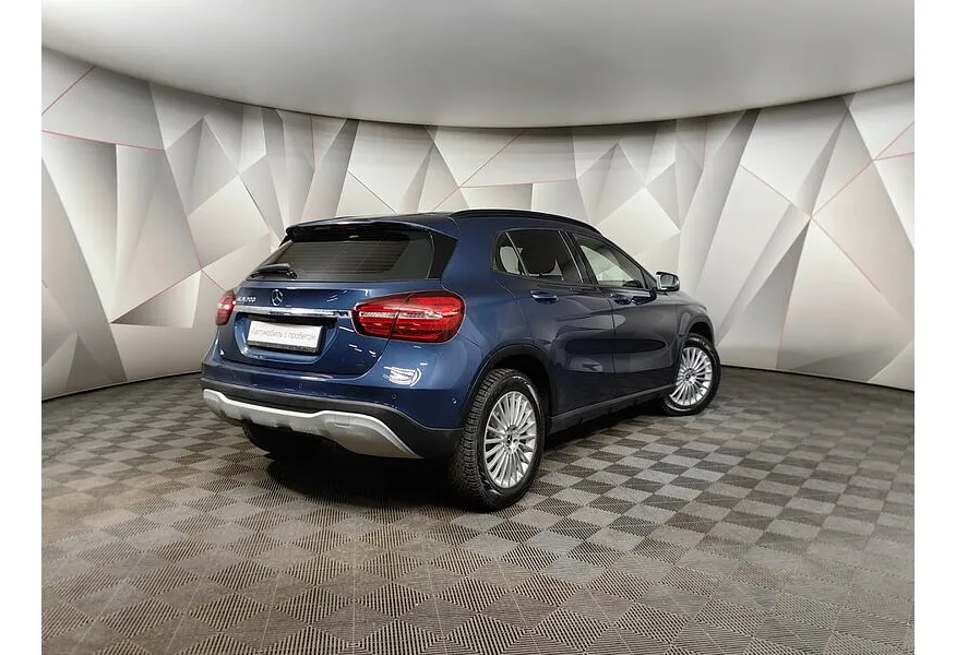 Mercedes-Benz GLA 200 7G-DCT (150 л.с.) Особая серия Синий в АВИЛОН. Слайд №2