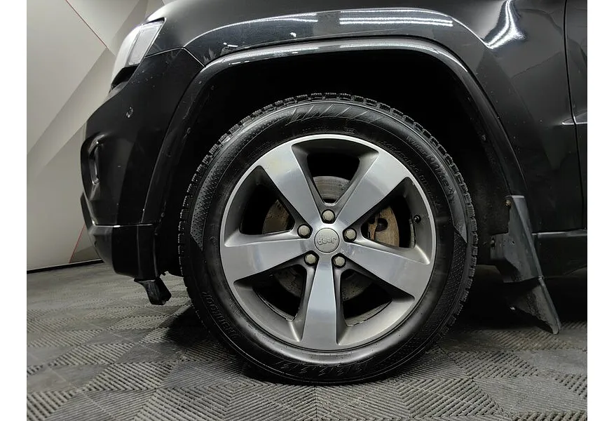 Jeep Grand Cherokee 3.0 TD AT (241 л.с.) Overland Черный в АВИЛОН. Слайд №9