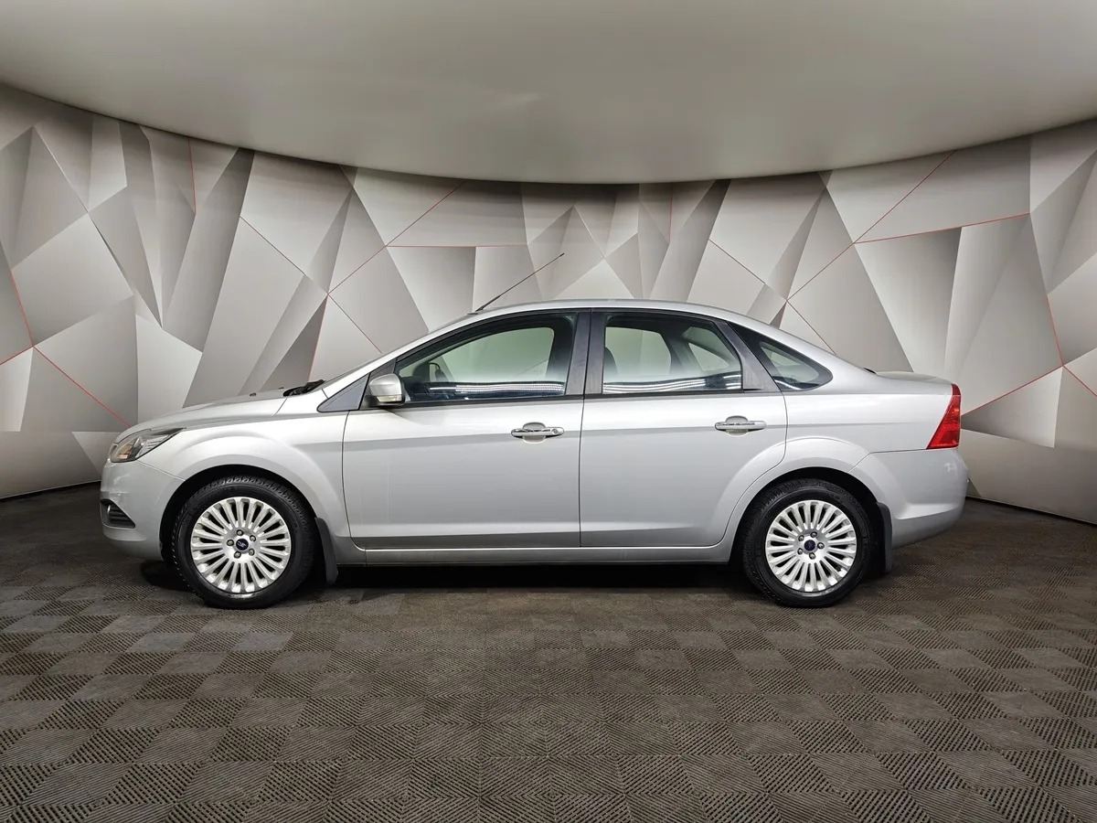 Ford Focus 1.8 MT (125 л.с.) Серебристый в АВИЛОН. Слайд №5