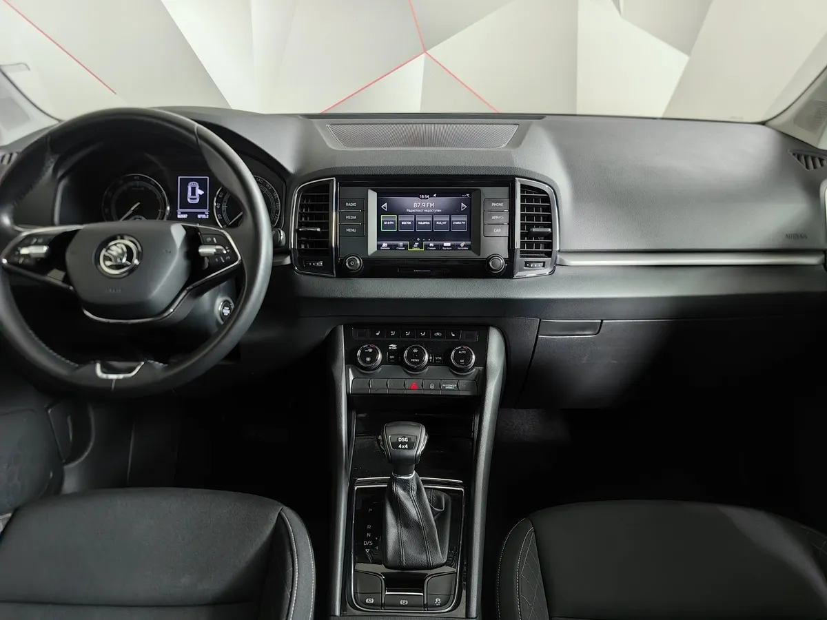 Skoda Karoq 1.4 AMT AWD (150 л.с.) Ambition Белый в АВИЛОН. Слайд №14