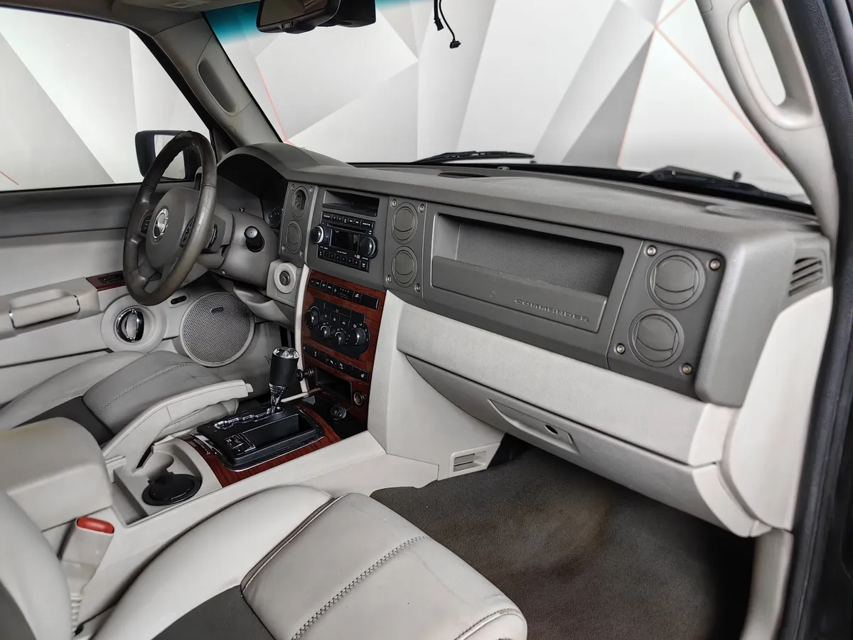 Jeep Commander 3.0 CRD AT AWD (218 л.с.) Черный в АВИЛОН. Слайд №11