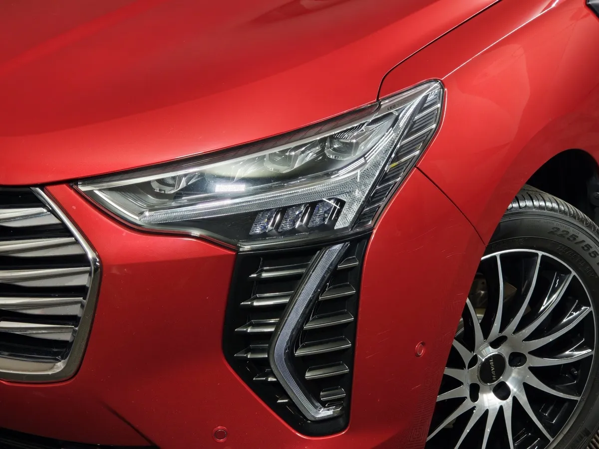 Haval Jolion 1.5T AWD 7DCT (150 л.с.) Premium Красный в АВИЛОН. Слайд №10
