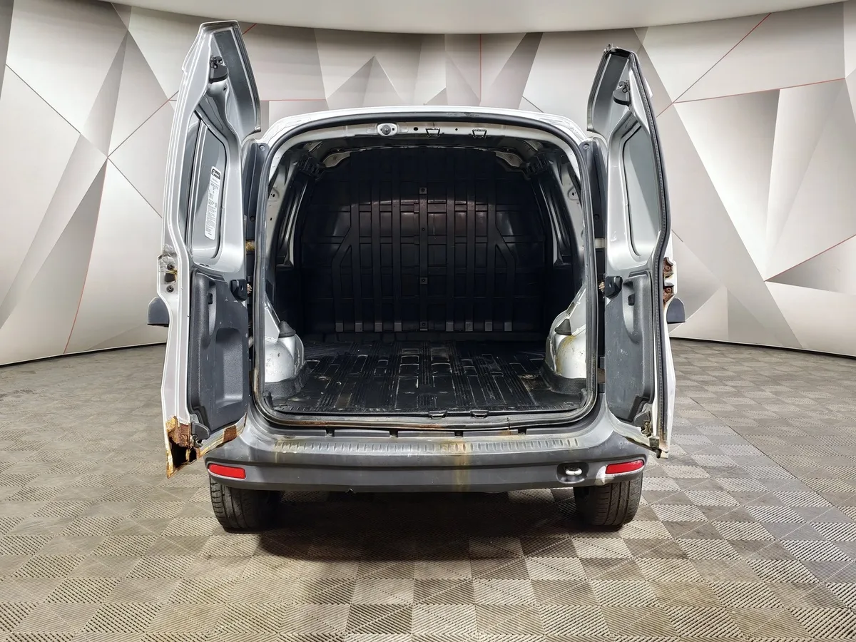 ВАЗ (Lada) Largus 1.6 MT 8 кл (5 мест) (84 л.с.) Серебристый в АВИЛОН. Слайд №12