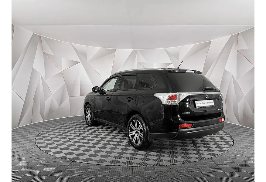 Mitsubishi Outlander 2.0 CVT (146 л.с.) Invite Черный в АВИЛОН. Слайд №4