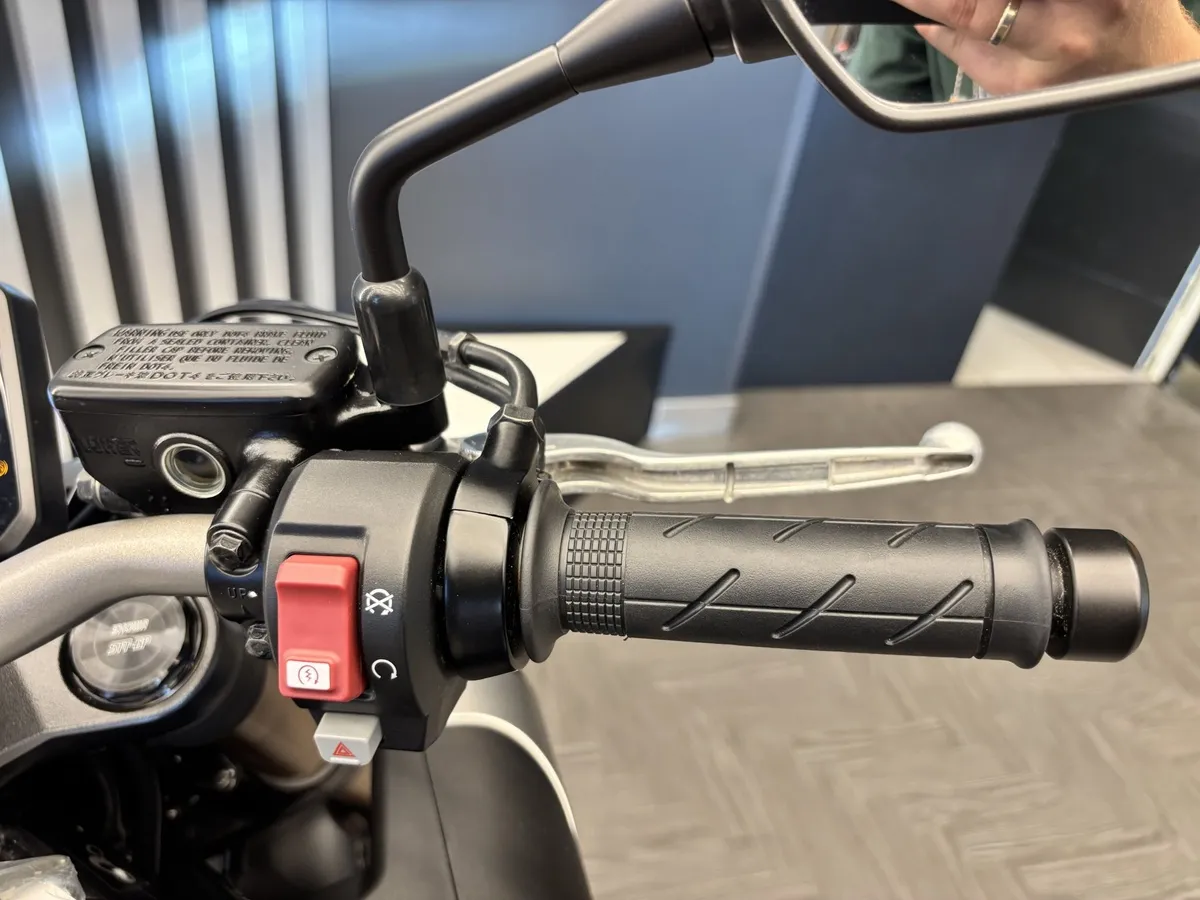 Honda CB650R CB650RA 649 см³ (95) 648 Черный в АВИЛОН. Слайд №4