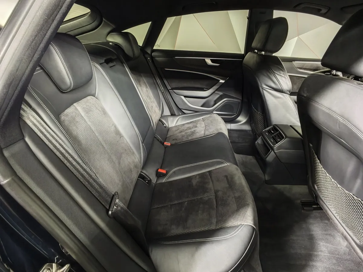 Audi A7 55 TFSI quattro S tronic (340 л.с.) Синий в АВИЛОН. Слайд №15