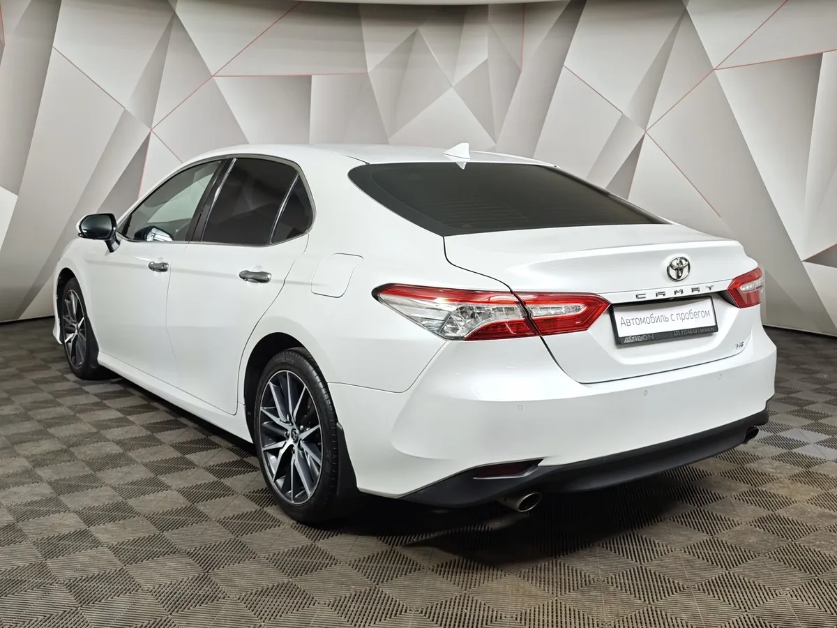 Toyota Camry 3.5 AT (249 л.с.) Белый в АВИЛОН. Слайд №4