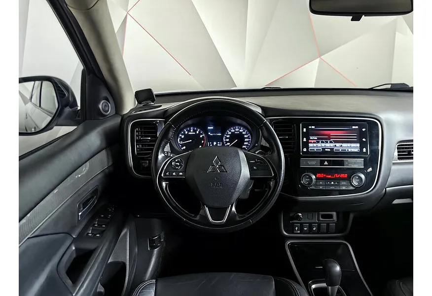 Mitsubishi Outlander 2.0 CVT 4WD (146 л.с.) Серебристый в АВИЛОН. Слайд №20