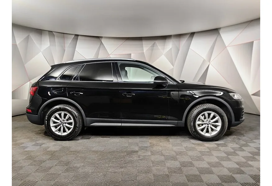 Audi Q5 2.0 TFSI S tronic quattro (249 л.с.) Черный в АВИЛОН. Слайд №6