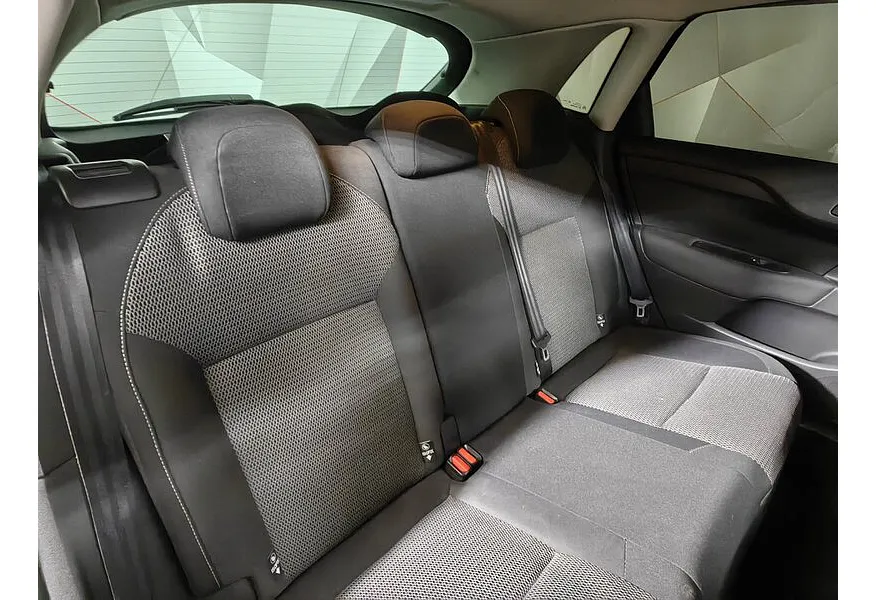 Citroen C4 1.6 VTi AT (120 л.с.) Золотой в АВИЛОН. Слайд №13