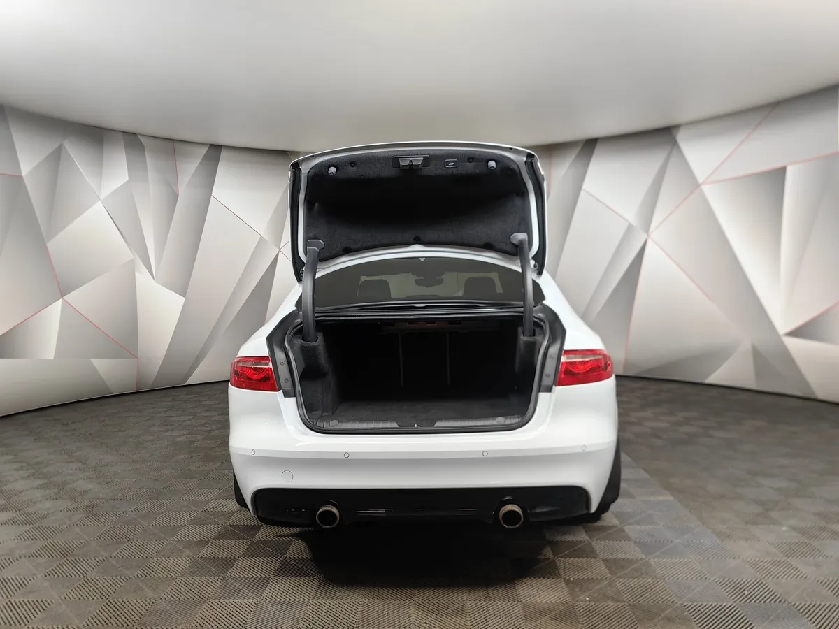Jaguar XF 3.0 AT AWD (380 л.с.) S Белый в АВИЛОН. Слайд №12