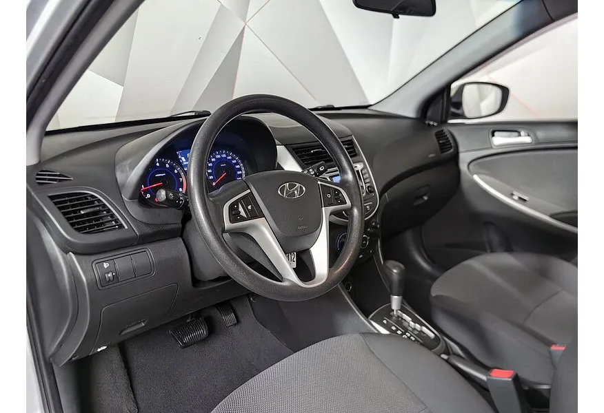 Hyundai Solaris 1.6 AT (123 л.с.) Active Серебристый в АВИЛОН. Слайд №19