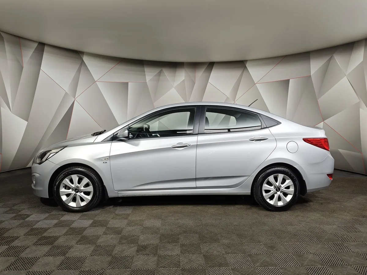 Hyundai Solaris 1.6 AT (123 л.с.) Elegance Серебристый в АВИЛОН. Слайд №5