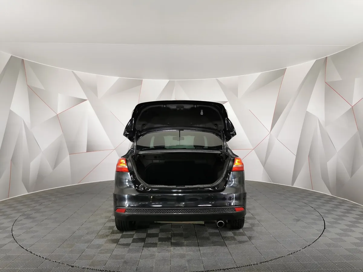 Ford Focus 1.5 EcoBoost AT (150 л.с.) Titanium Черный в АВИЛОН. Слайд №11
