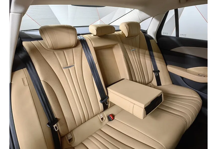 Hongqi H5 2.0 AT (218 л.с.) Comfort Plus Черный в АВИЛОН. Слайд №16