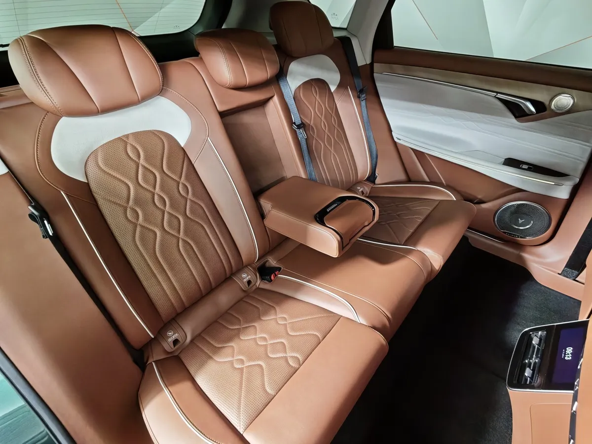 Voyah Free EVR 1.5 AT AWD (489 л.с.) Зеленый в АВИЛОН. Слайд №17