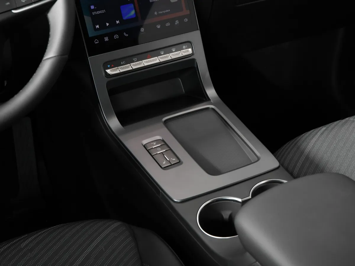 Tenet Plus L4 1.5T 6DCT 2WD (147 л.с.) Стайл Красный в АВИЛОН. Слайд №13