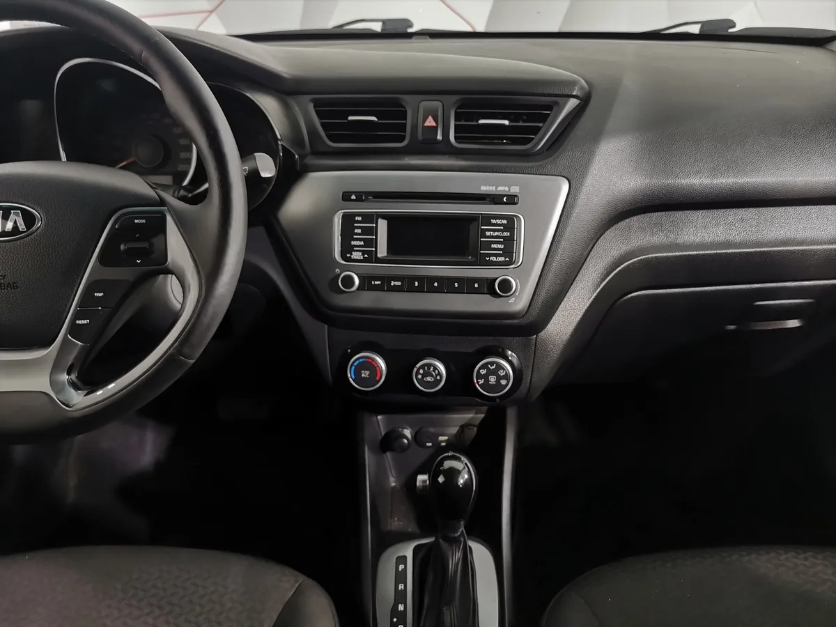 Kia Rio 1.6 AT (123 л.с.) Серый в АВИЛОН. Слайд №14