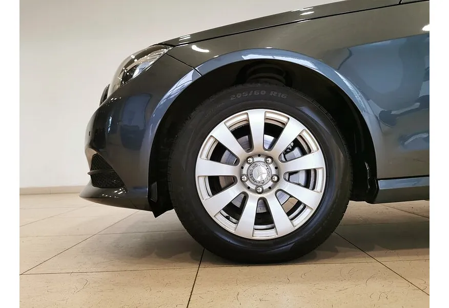 Mercedes-Benz E-Класс E 200 T BlueEfficiency 7G-Tronic Plus (184 л.с.) Серый в АВИЛОН. Слайд №9