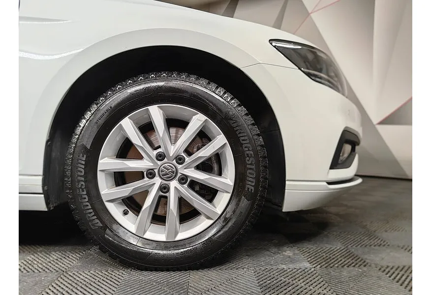 Volkswagen Passat 1.4 TSI DSG (150 л.с.) Business Белый в АВИЛОН. Слайд №9