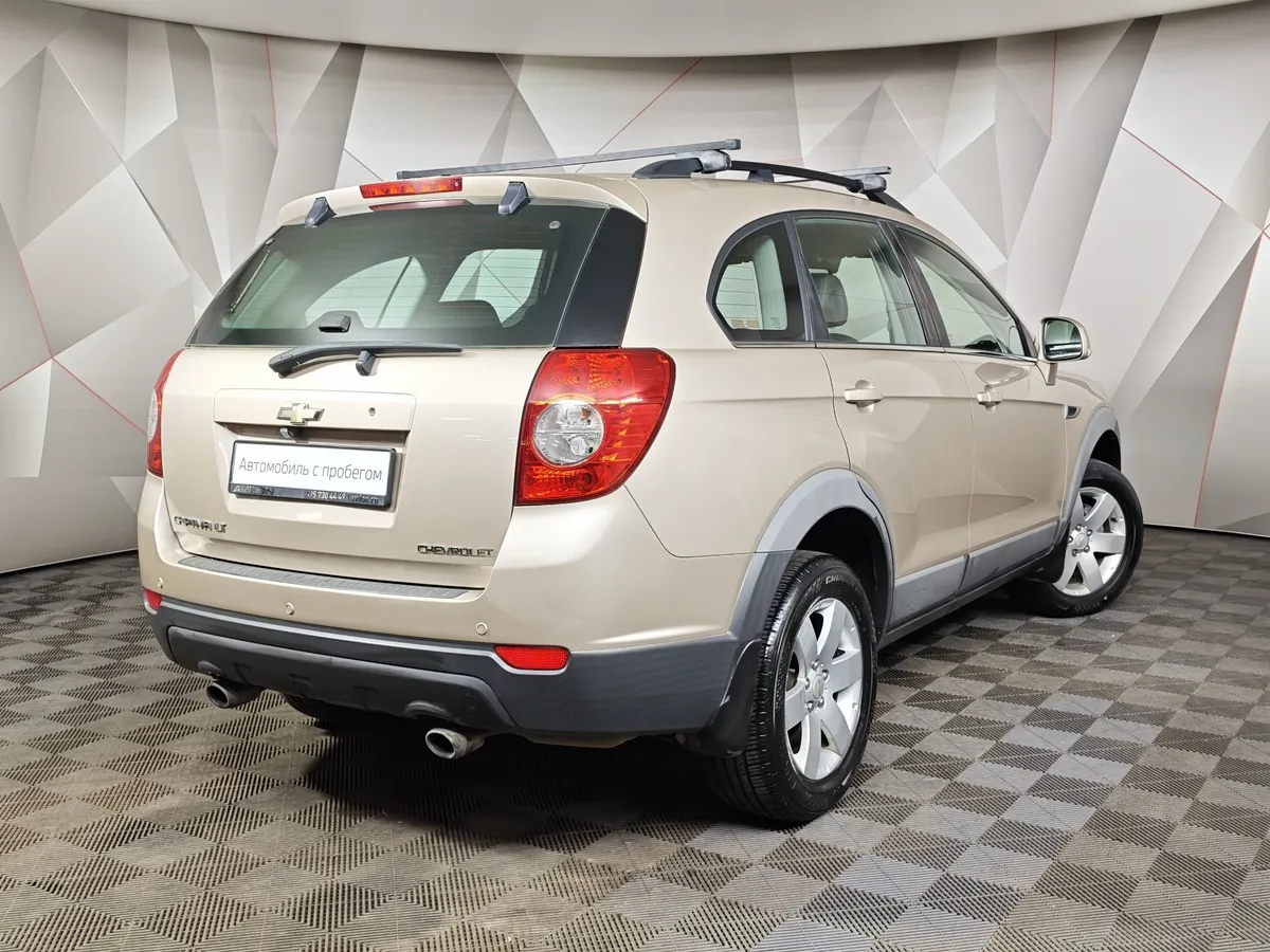 Chevrolet Captiva 2.4 AT (5 мест) (167 л.с.) LT Серебристый в АВИЛОН. Слайд №2