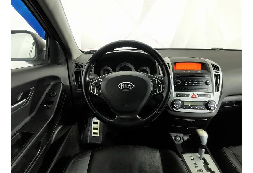 Kia Ceed 2.0 AT (143 л.с.) Бежевый в АВИЛОН. Слайд №18 Kia Ceed 2.0 AT (143 л.с.) Бежевый в АВИЛОН. Слайд №18