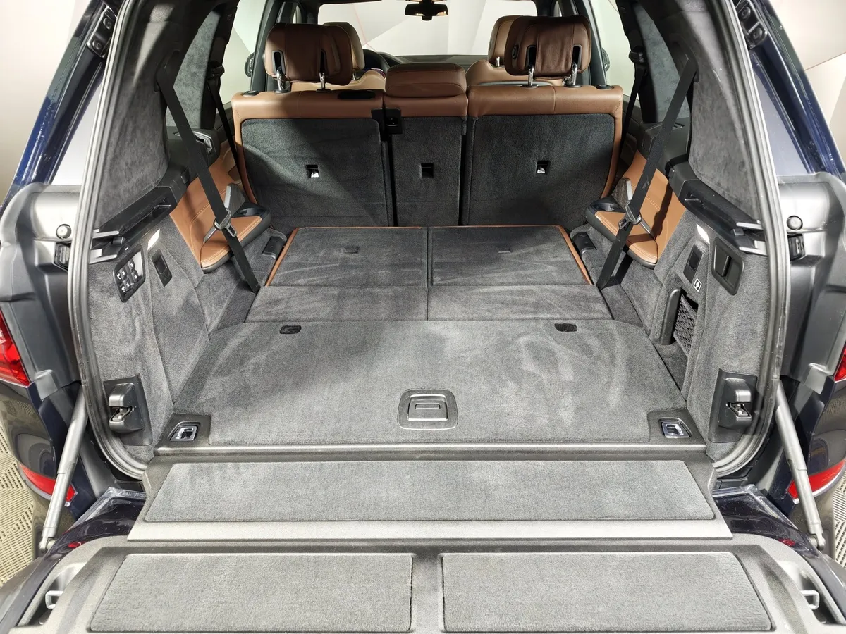 BMW X7 xDrive40i Steptronic (340 л.с.) Базовая (Локальная сборка) Черный в АВИЛОН. Слайд №9